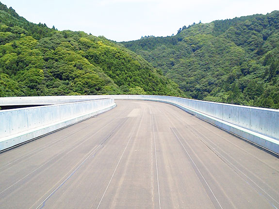  長年の実績と信頼性   土木・橋梁工事 